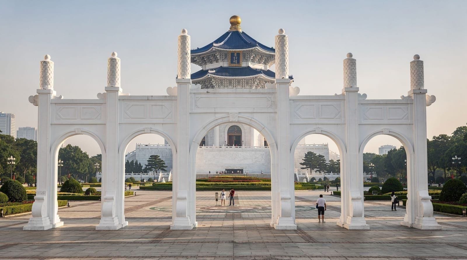 Zhongzheng — CKS Memorial Hall, Liberty Square and the Botanic Garden, Taipei and surroundings