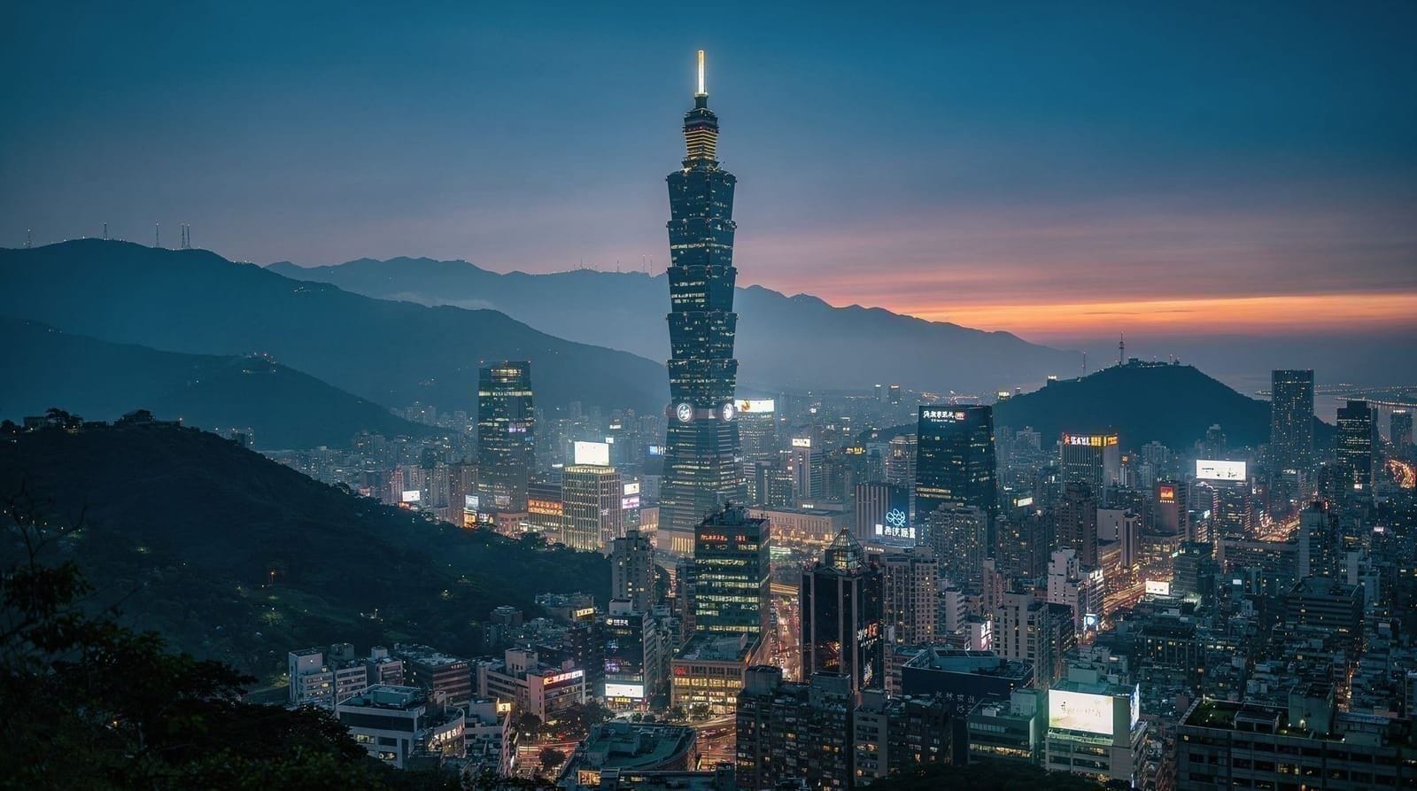 Panorama de Taipéi con Taipei 101